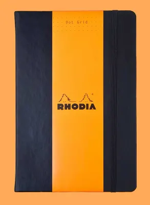 RHODIA DEFTER BOUTIQUE SERT DERİ KAPAK ELASTİK BANTLI A5 90 GR 96 YP DOT SİYAH RW118769