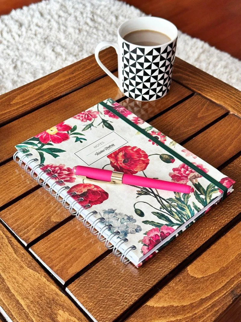 VJ DEFTER SERT KAPAK SPİRALLİ 17x24 Cm. 90 Gr. 96 YP. KARELİ 123-0075