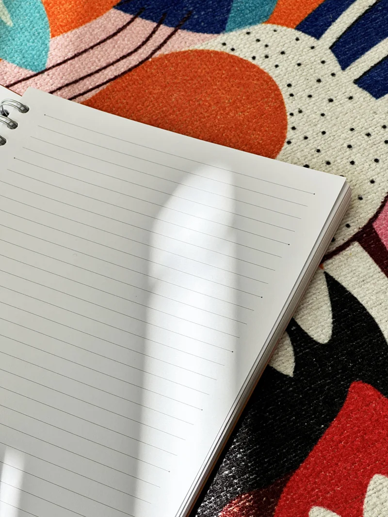 VJ DEFTER SERT KAPAK SPİRALLİ LASTİKLİ 20x28 Cm. 90 Gr. 96 YP. ÇİZGİLİ 123-0089