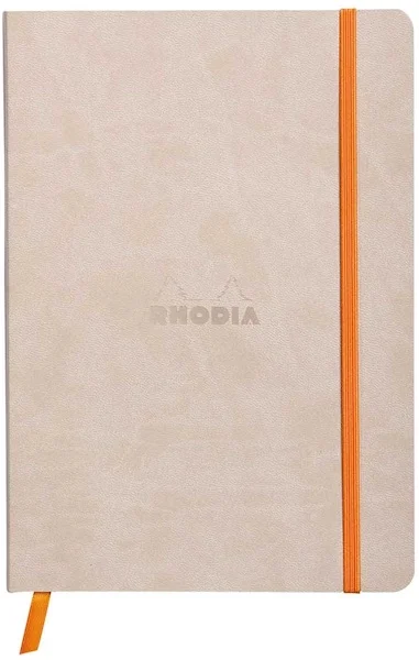 RHODIA DEFTER RHODIARAMA YUMUŞAK DERİ KAPAK ELASTİK BANTLI A5 90 GR 80 YP ÇİZGİLİ BEIGE RY117405