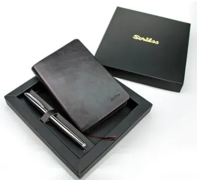SCRIKSS HEDİYELİK SET SD 100-1 800 ROLLER KALEM TITANYUM KROM + DEFTER PREMIUM TERAMO A5 KAHVERENGİ